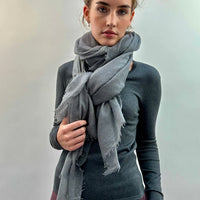 SIAN JACOBS MARMEE CASHMERE SCARF/SHAWL IN STEEL