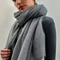 SIAN JACOBS MARMEE CASHMERE SCARF/SHAWL IN STEEL