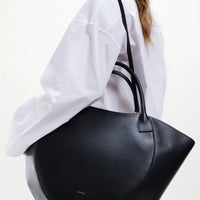 WANDLER MIA SHOPPER IN BLACK