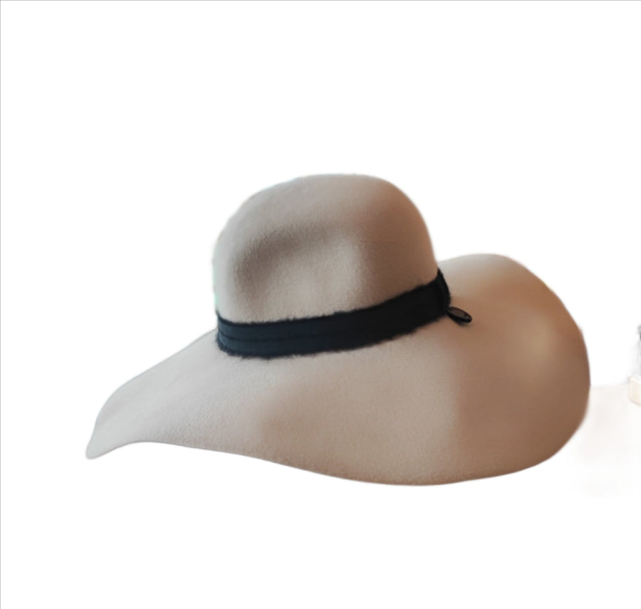 CATARZI WIDE FEDOARA HAT IN NATURAL WITH BLACK FABRIC STRAP