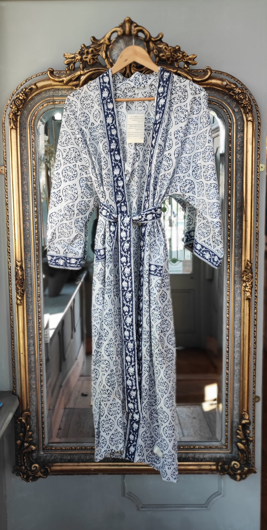Copy of ELLBLUE LAUREN BELTED KIMONO WITH LARGE FLORAL DESIGN