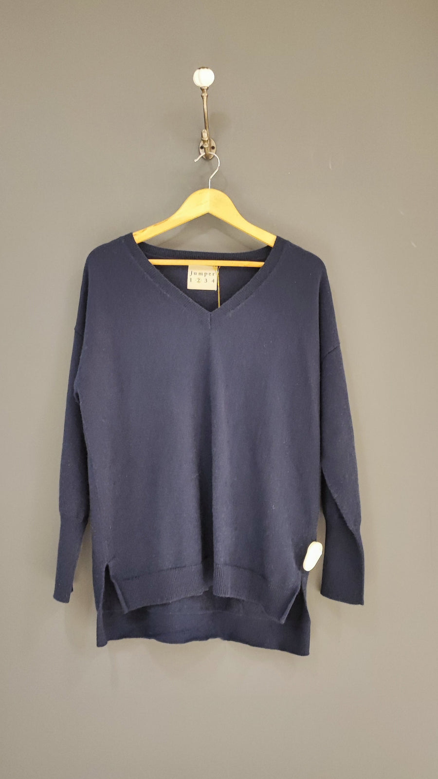 JUMPER 1234 OVERSIZE VEE IN NAVY