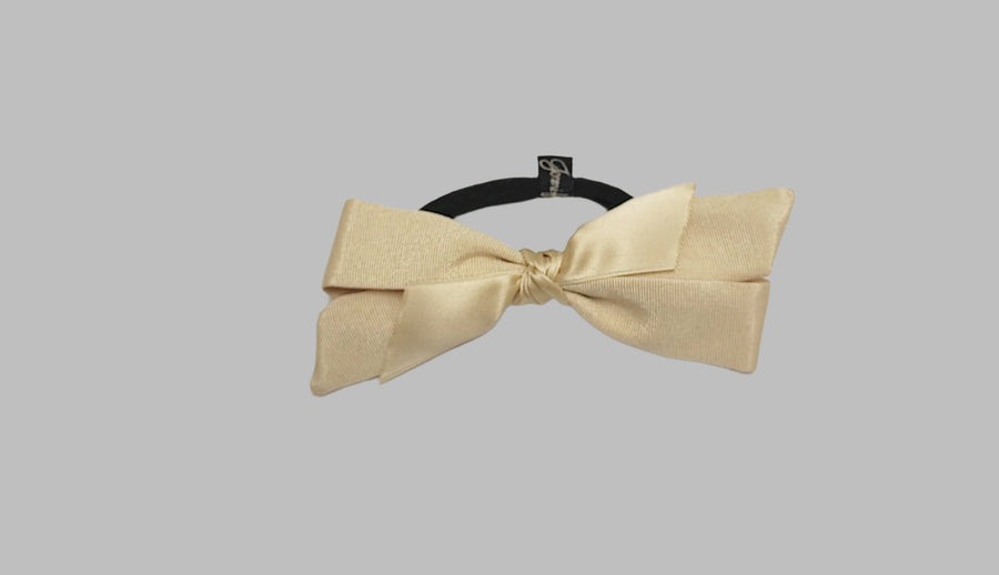 JENNIFER OUELLETTE GROSGRAIN BOW & SATIN HAIR TIE IN CHAMPAGNE