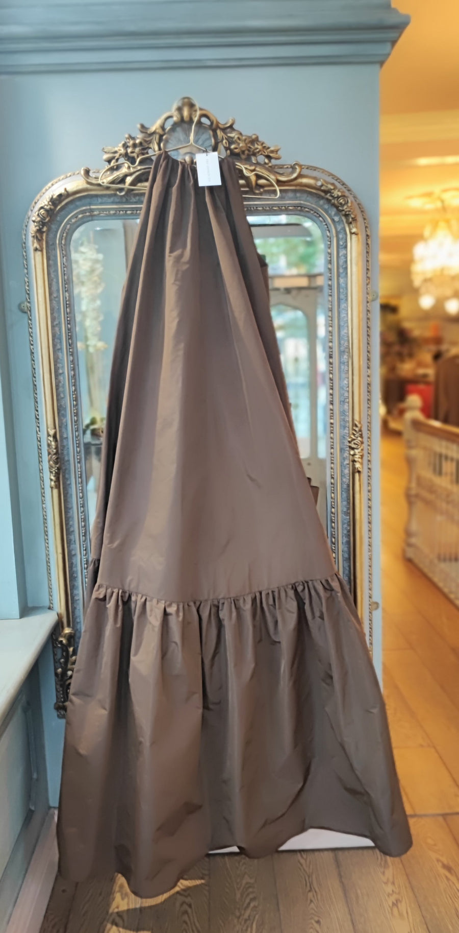 THE 2ND SKIN LONG TAFFETA SLEEVELESS MAXI DRESS IN BROWN