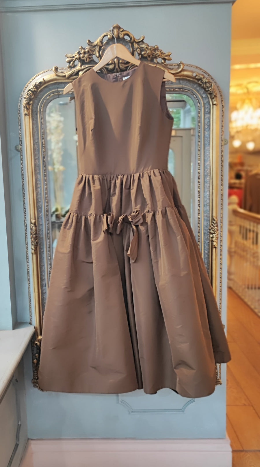 THE 2ND SKIN SLEEVELESS TAFFETA DRESS WITH BOWS IN BROWN