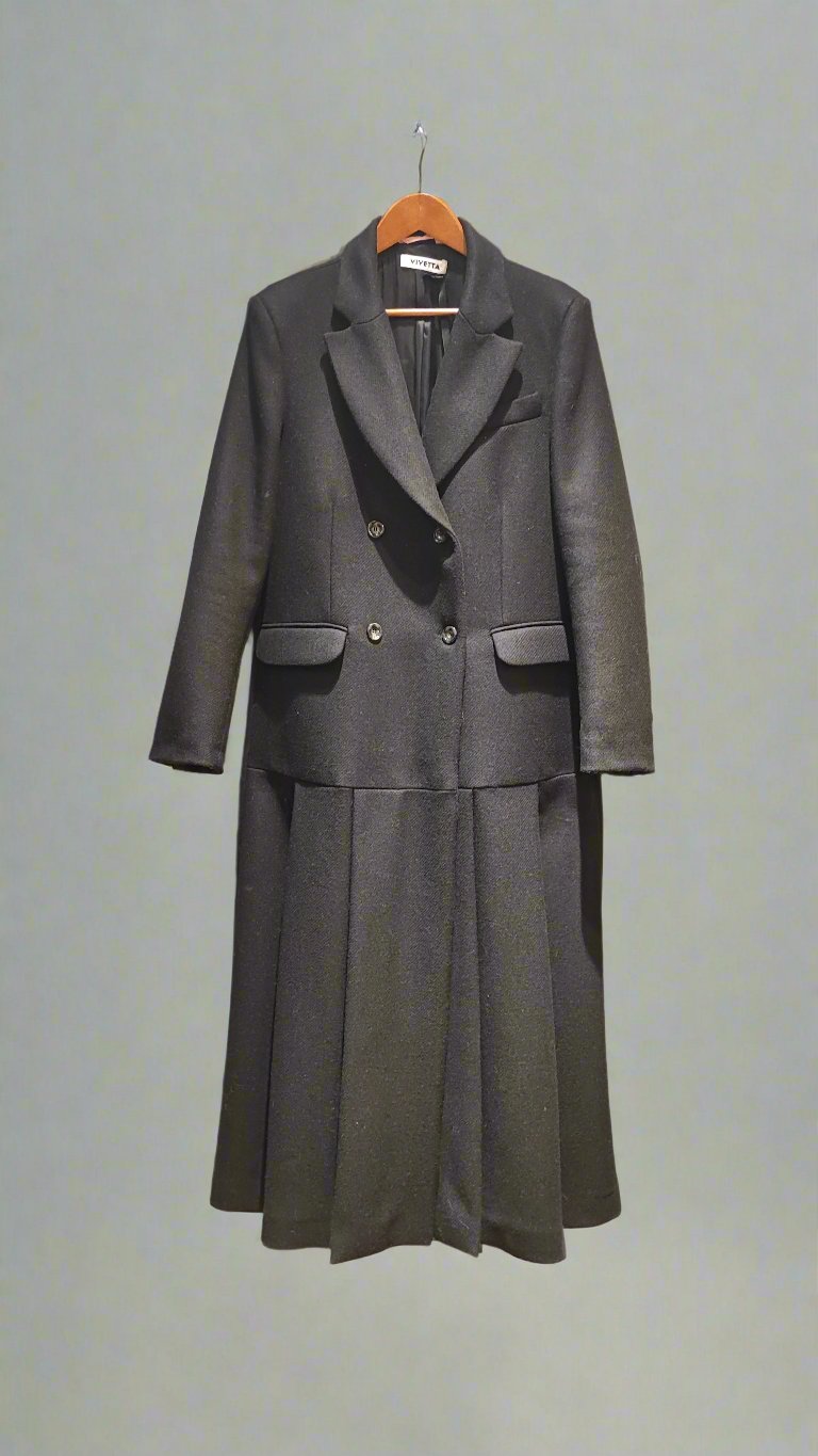 VIVETTA DOUBLE BREASTED COAT WITH PLEAT DETAIL IN BLACK