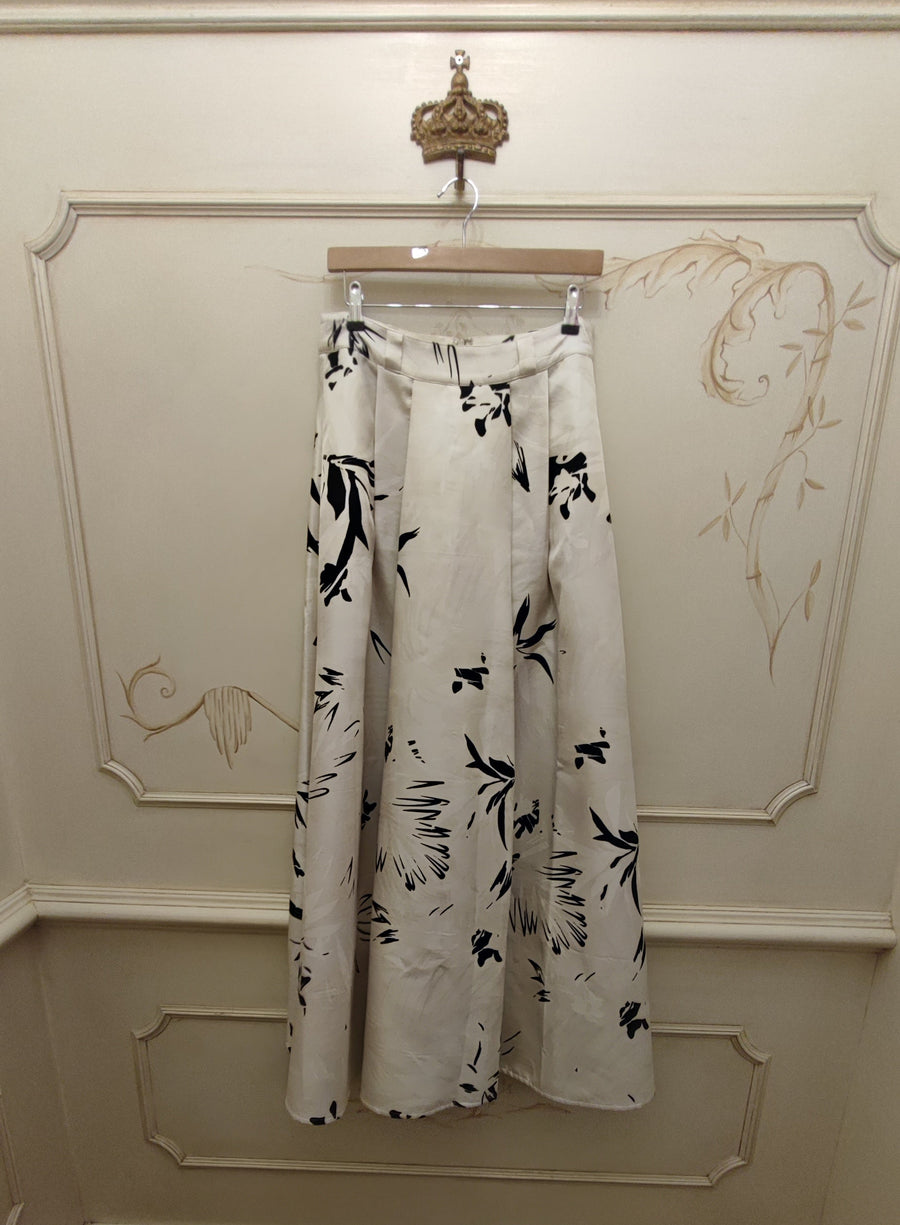 AN AN LONDREE LONG SILK SKIRT OFF WHITE WITH BLACK FLORAL DESIGN