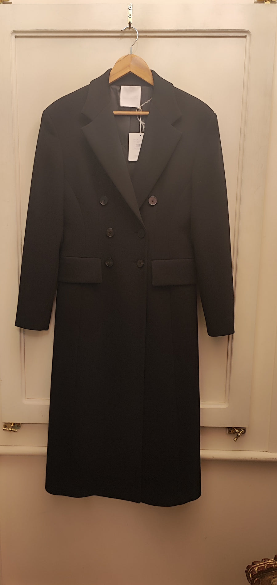 MANTU DOUBLE BREASTED COAT IN BLACK