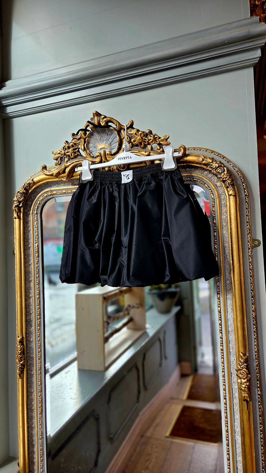 VIVETTA MINI BALLOON SKIRT IN BLACK