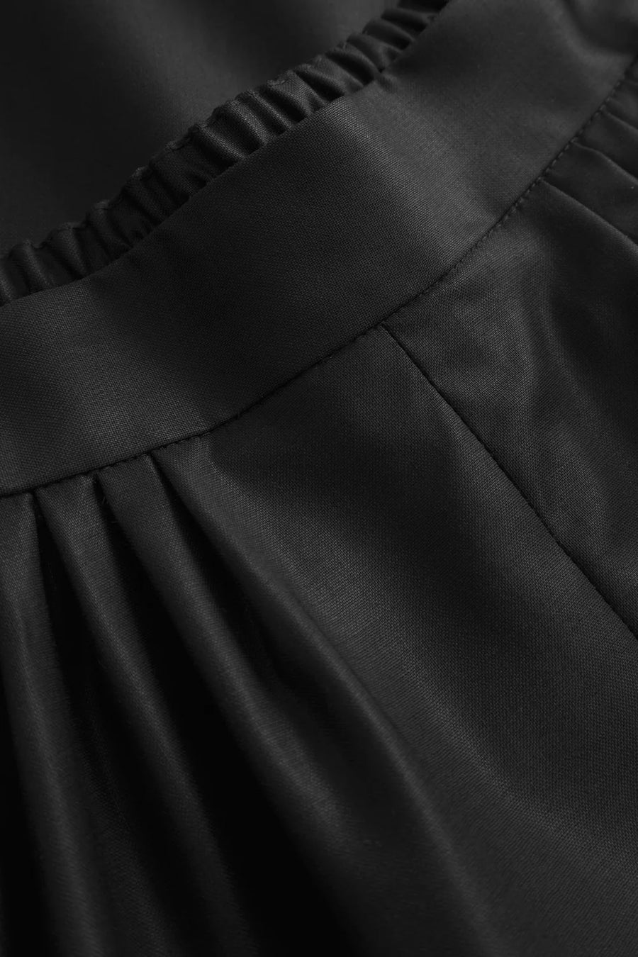 MKDT ATELIER SKIRT WITH PLEATS IN BLACK