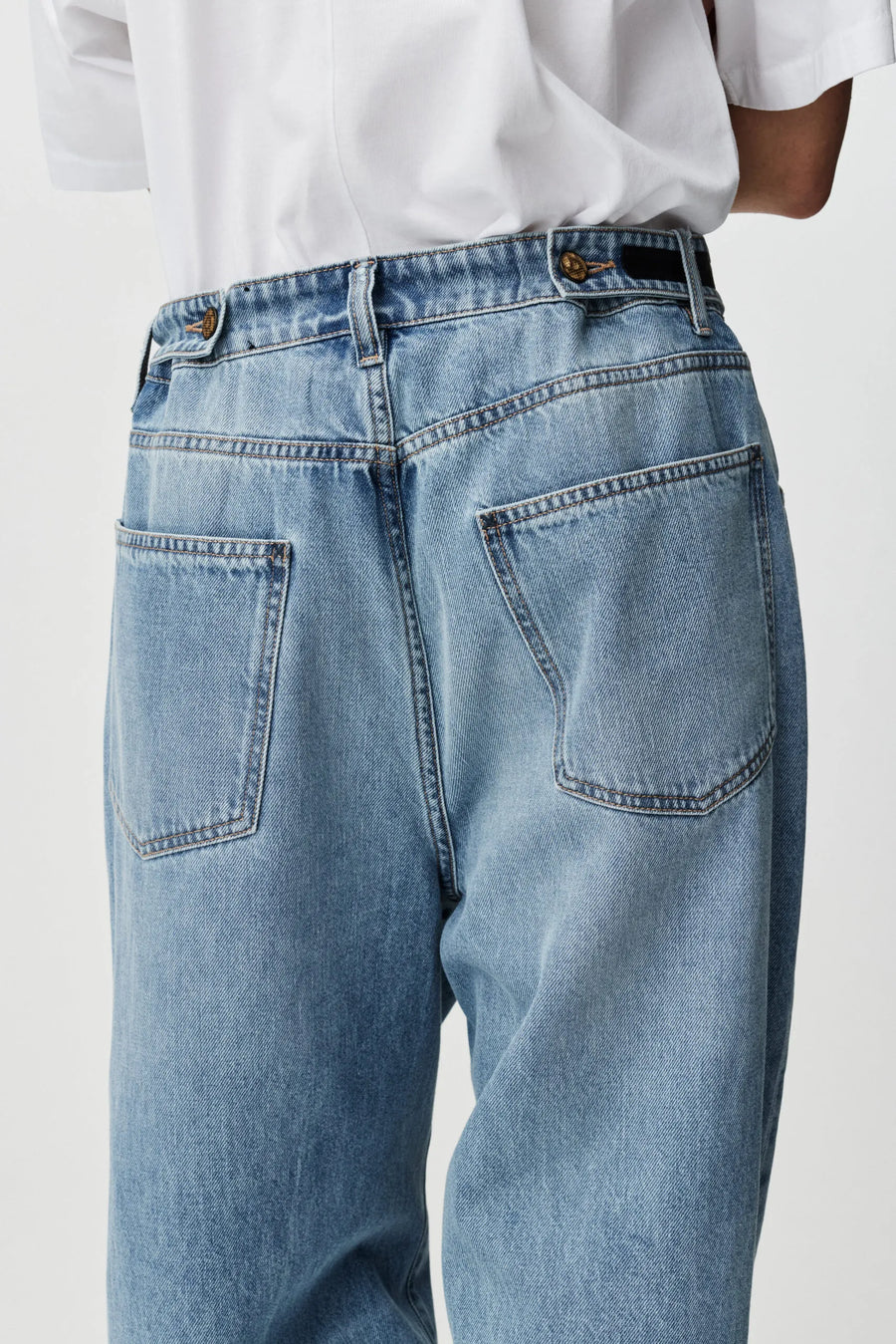 ADNYM HACK JEANS IN FLEA BLUE