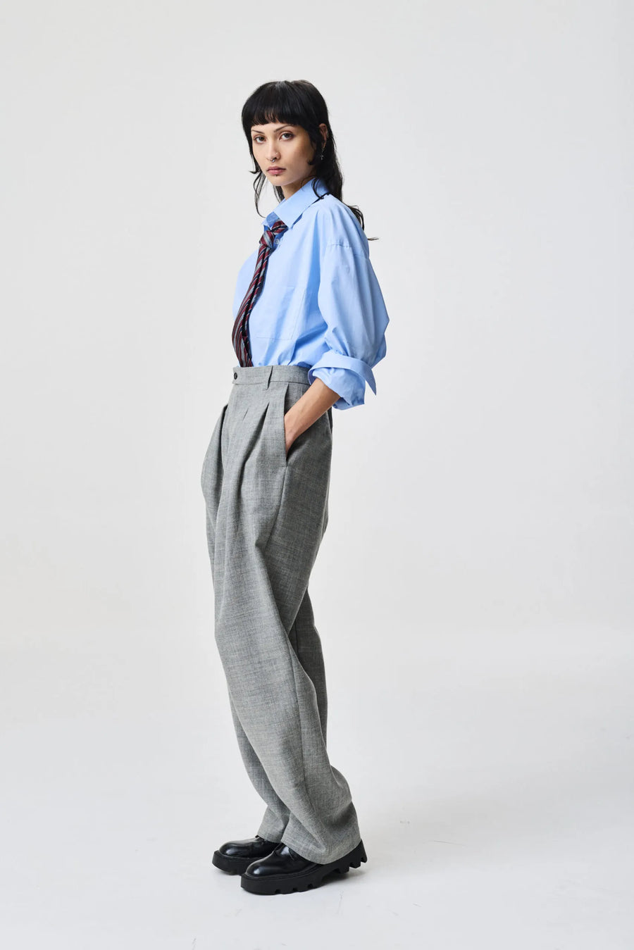 ADNYM TUCK TROUSERS IN MORNING GREY