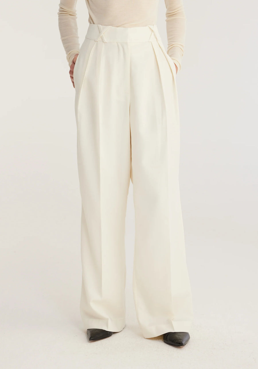 ROHE WIDE LEG TAILORED TROUSERS IN CREAM