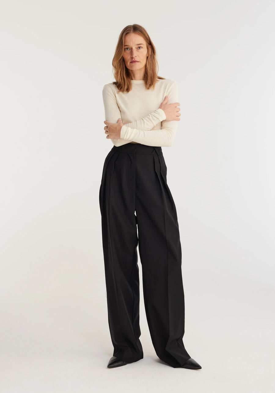 ROHE WIDE LEG TAILORED TROUSERS IN BLACK