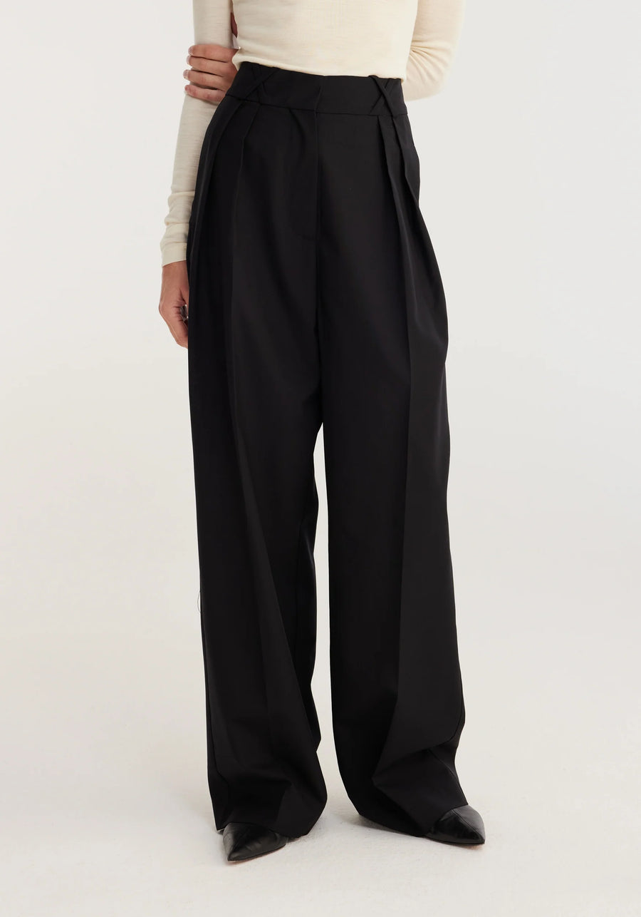 ROHE WIDE LEG TAILORED TROUSERS IN BLACK