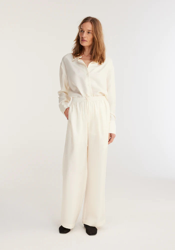 ROHE WIDE LEG SILK TROUSERS IN CREAM