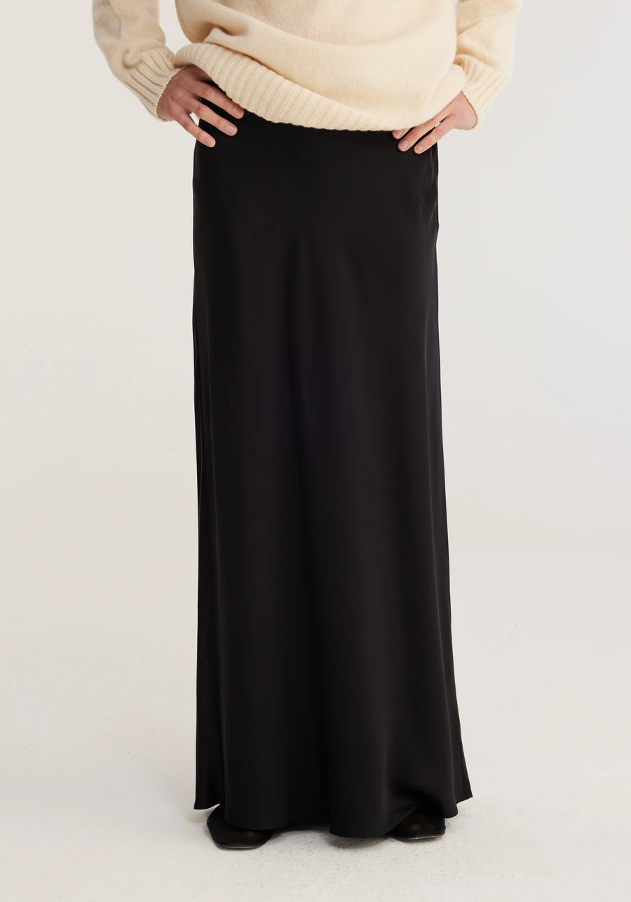ROHE WIDE LONG SATIN SKIRT IN BLACK