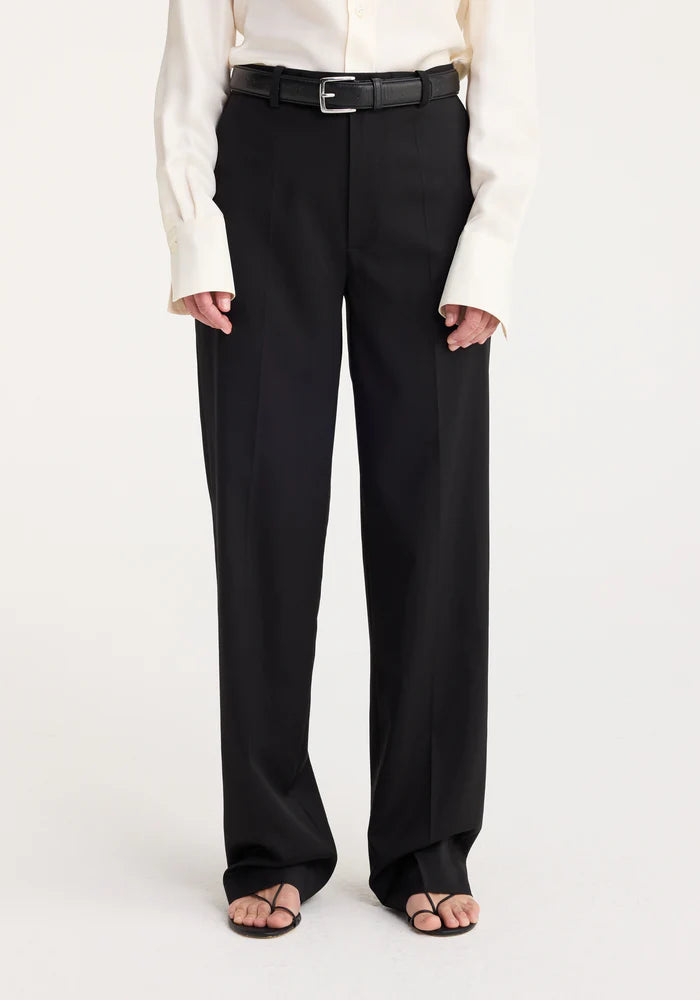 ROHE OSTRICH LEATHER BELT IN BLACK