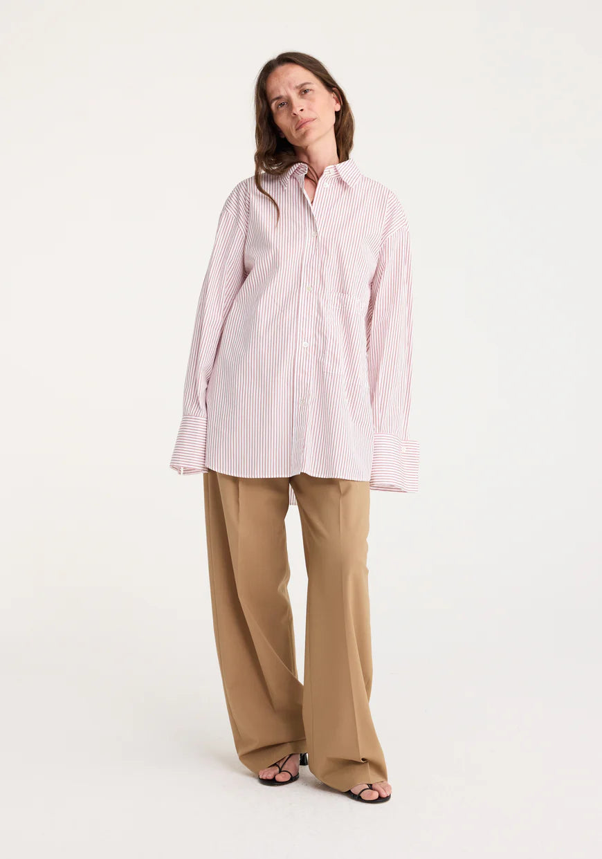 ROHE SHIRT WITH LARGE CUFFS AND FRAYING DETAILS IN WHITE/PORT STRIPE