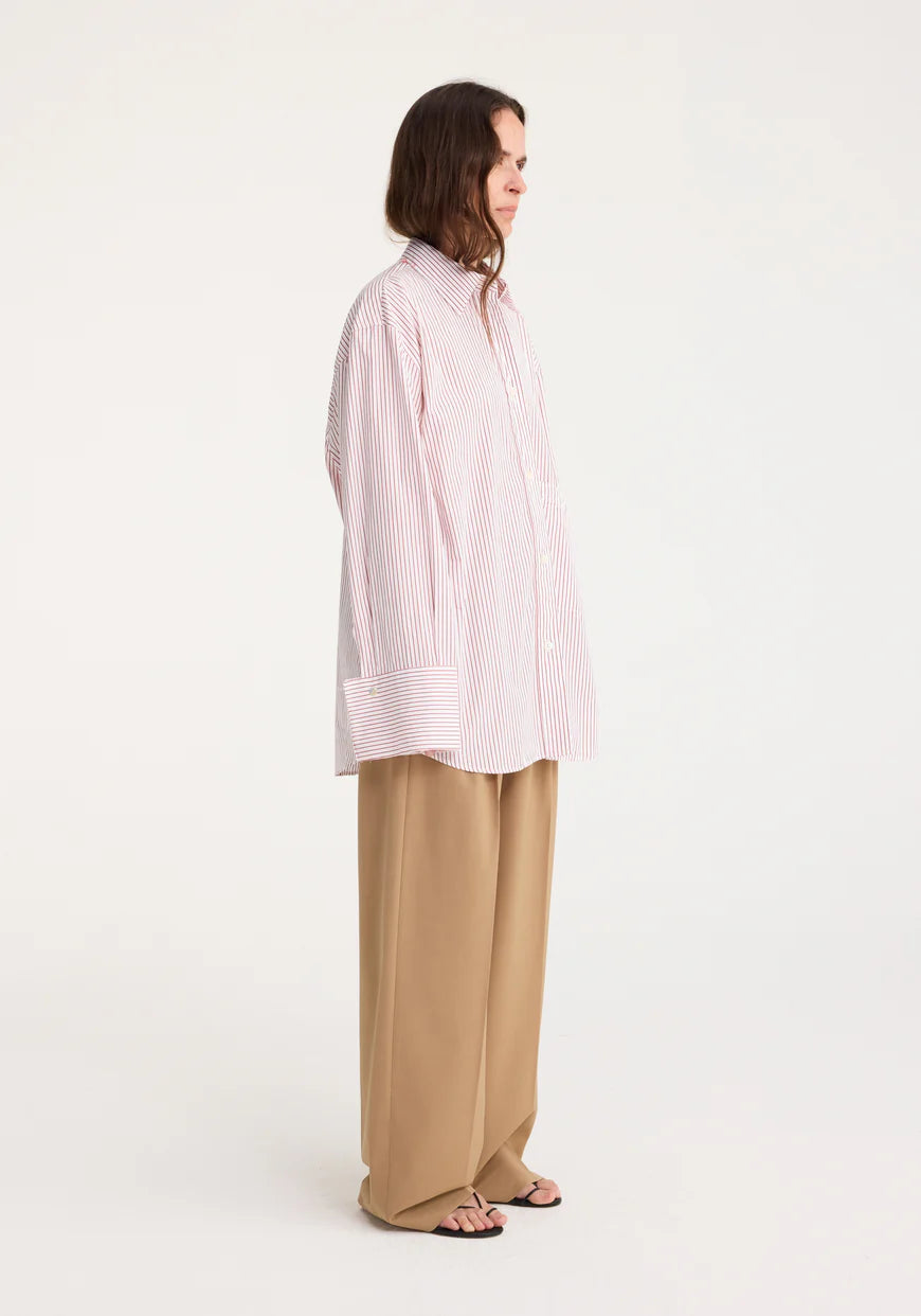 ROHE SHIRT WITH LARGE CUFFS AND FRAYING DETAILS IN WHITE/PORT STRIPE