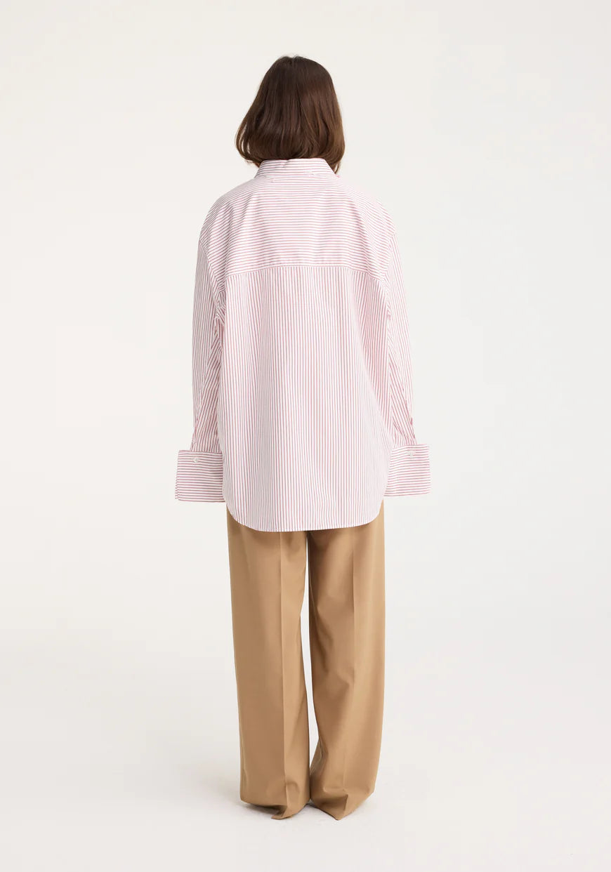 ROHE SHIRT WITH LARGE CUFFS AND FRAYING DETAILS IN WHITE/PORT STRIPE