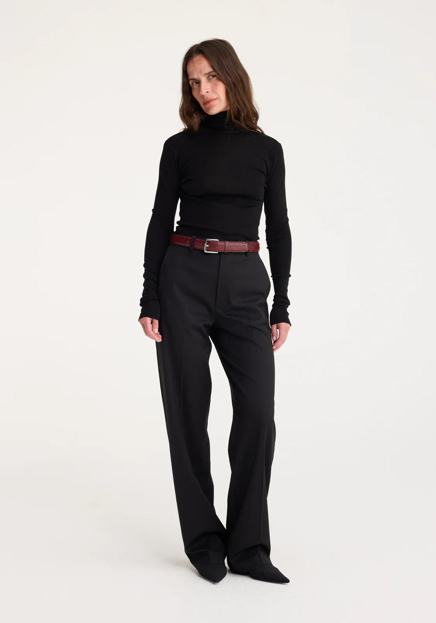 ROHE OSTRICH LEATHER BELT IN GARNET