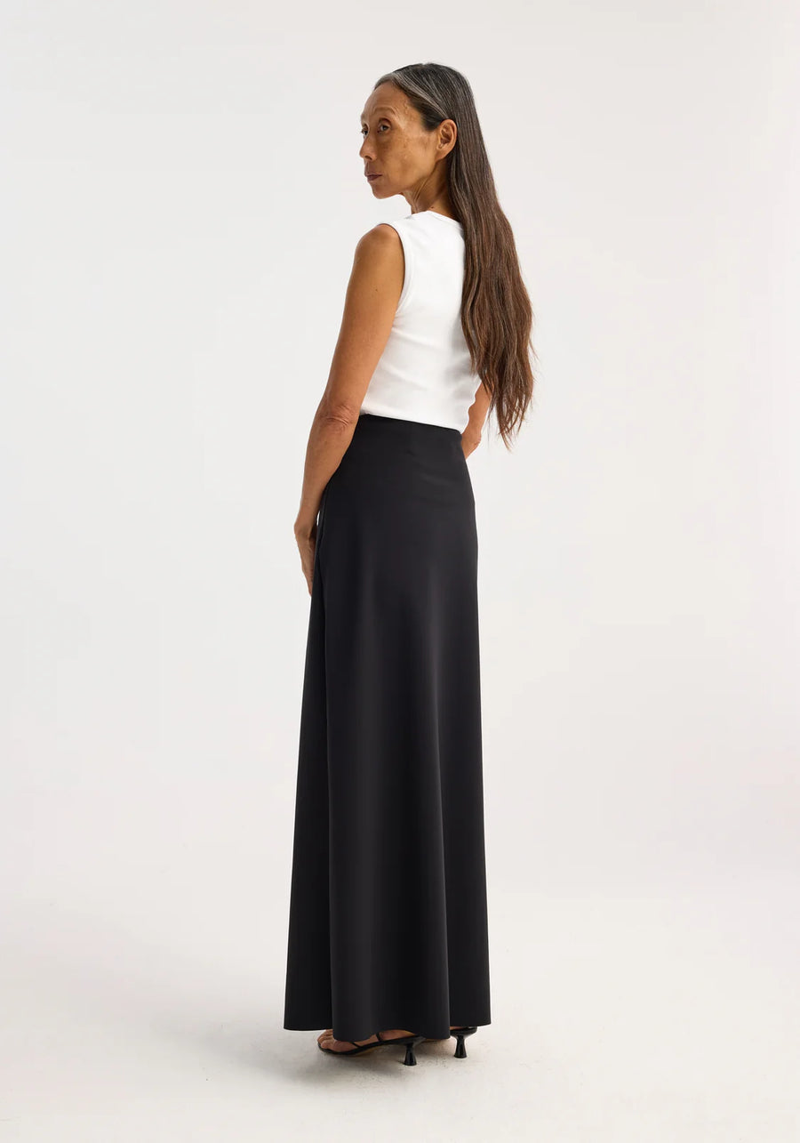 ROHE MODERN SCUBA SKIRT IN BLACK