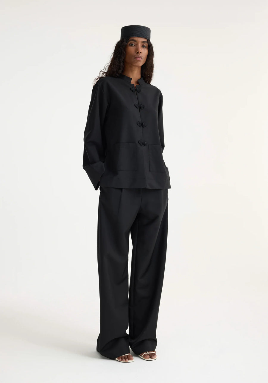 ROHE MANDARIN CLOSURE JACKET IN BLACK