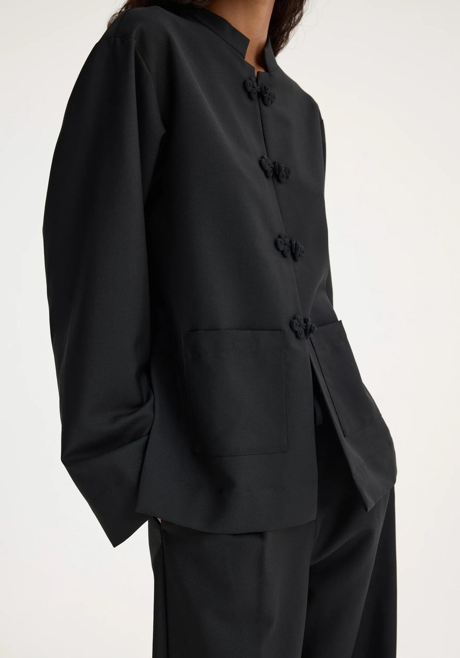 ROHE MANDARIN CLOSURE JACKET IN BLACK