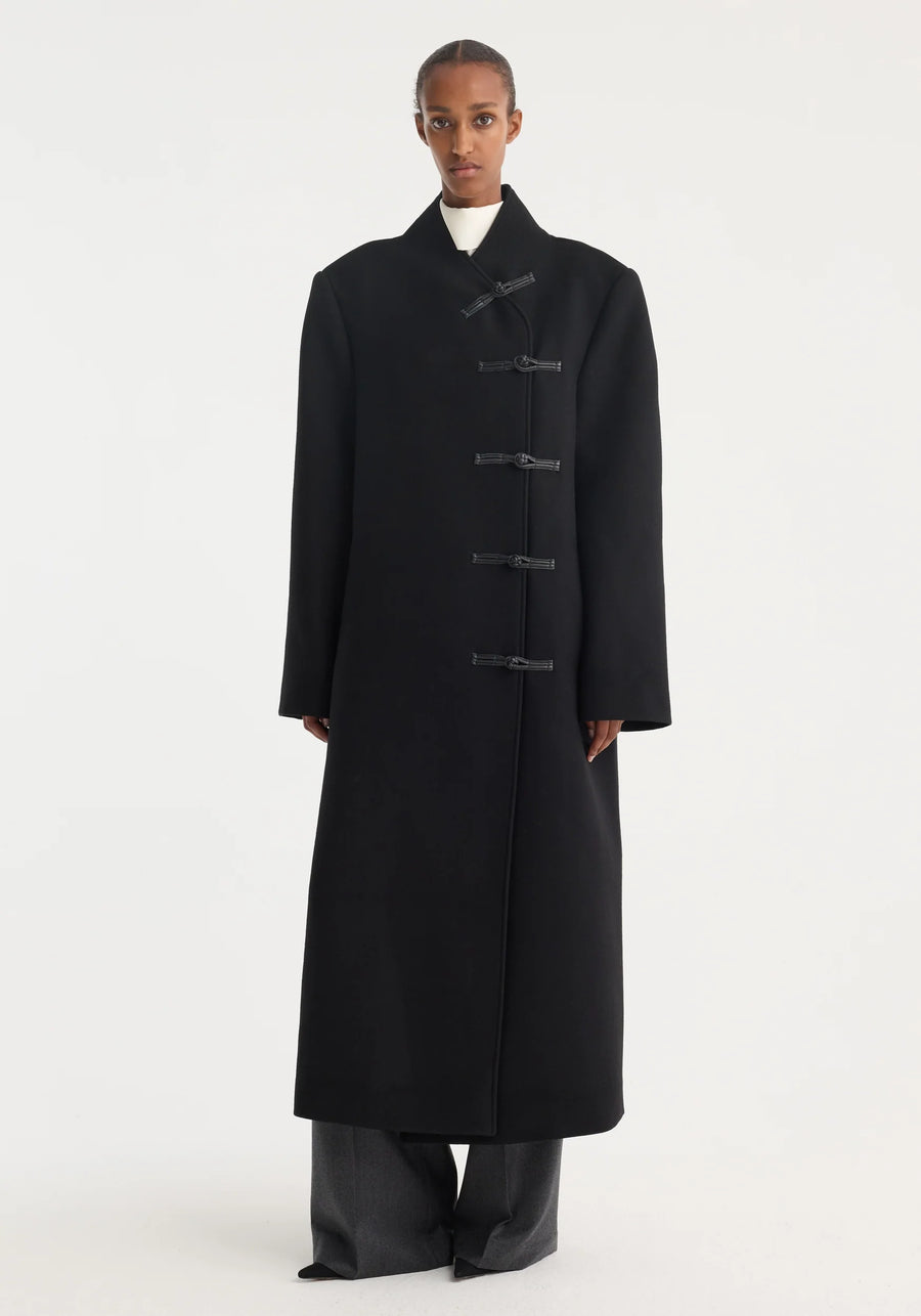ROHE MANDARIN WOOL COAT IN BLACK