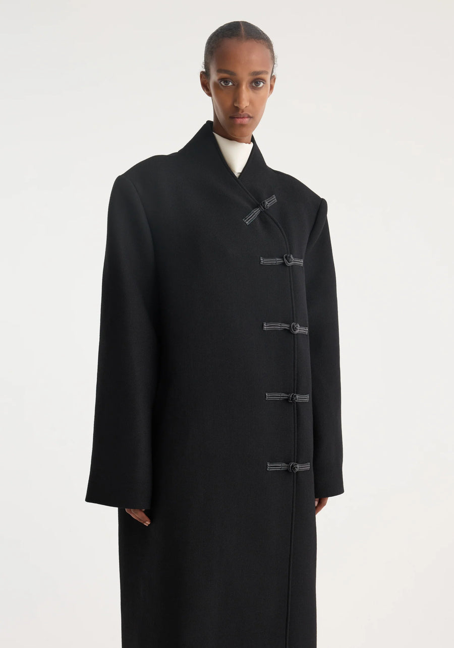 ROHE MANDARIN WOOL COAT IN BLACK