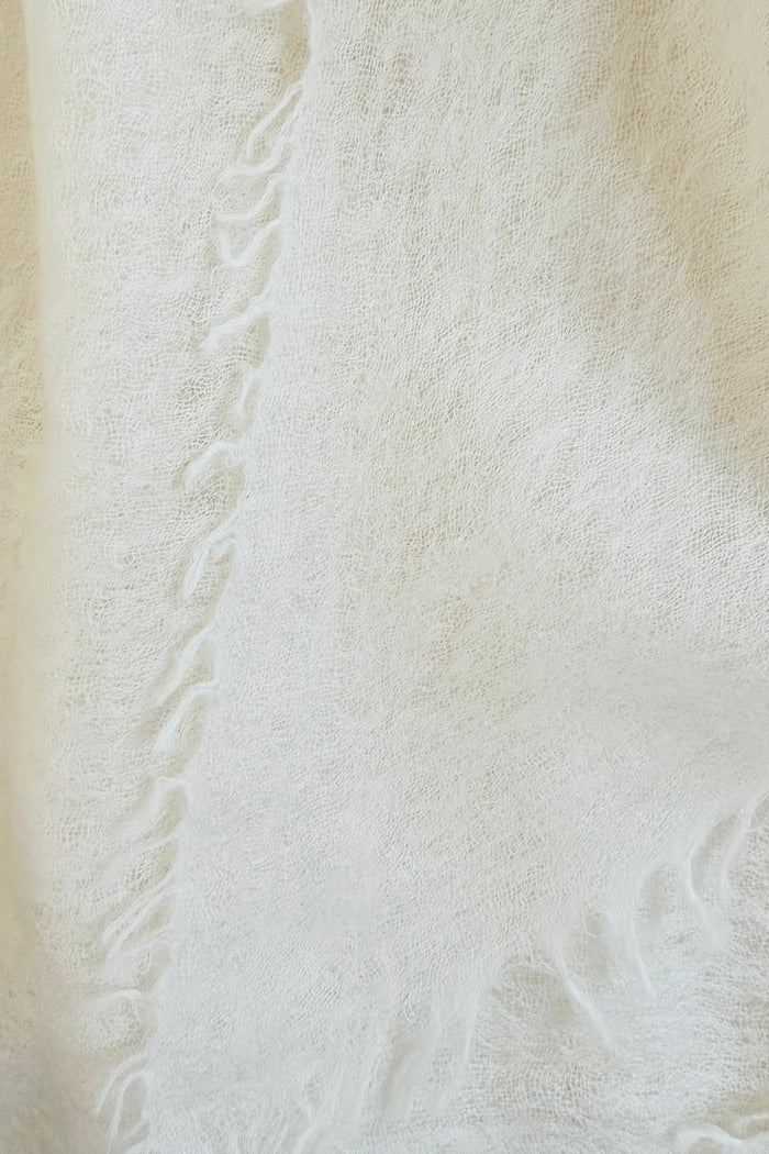 SIAN JACOBS MARMEE CASHMERE SCARF IN CHALK