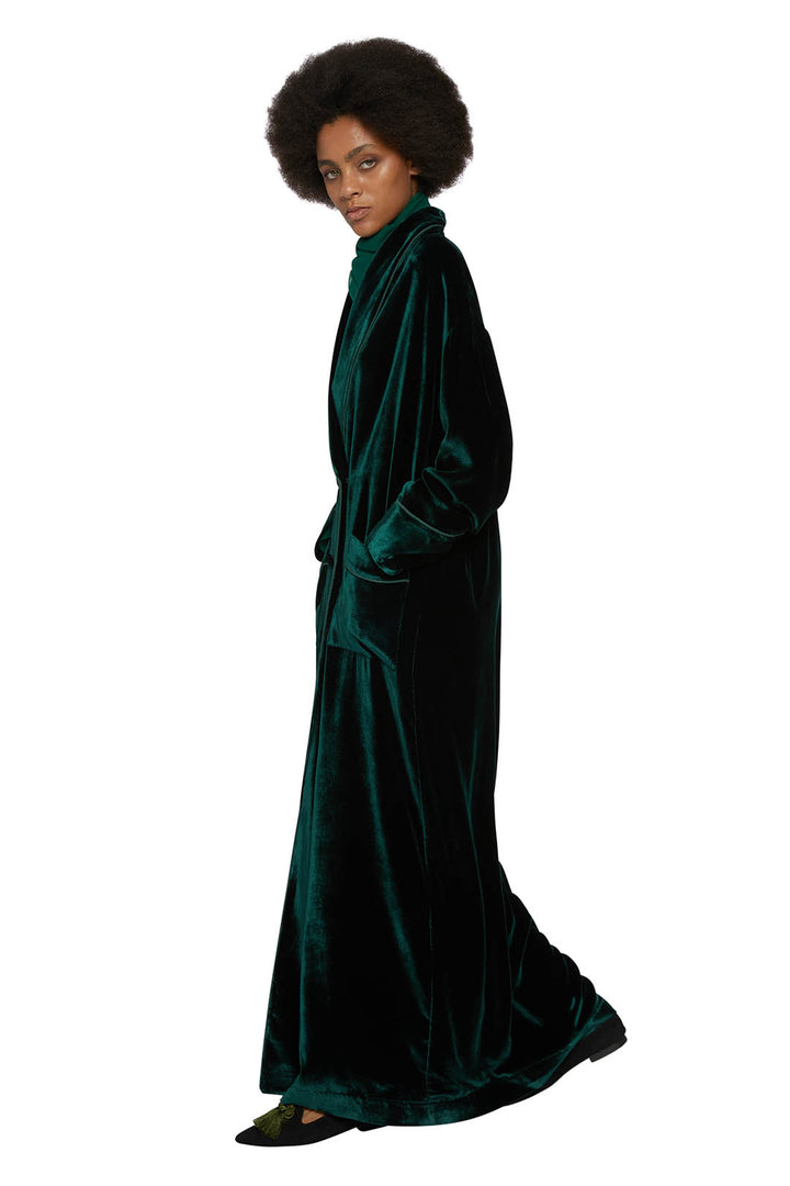FOR RESTLESS SLEEPERS ECATERO VELVET ROBE. Available in two colours - dark green and berry