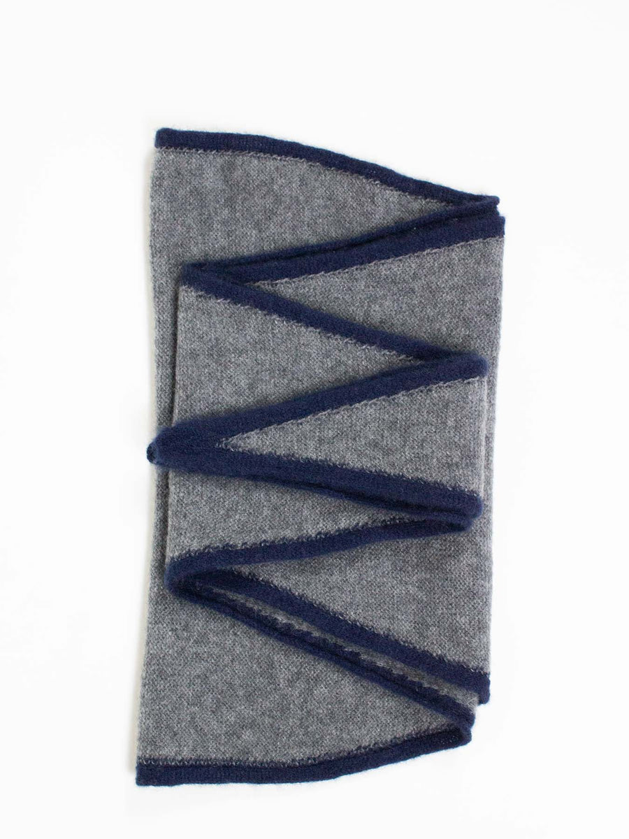 OATS & RICE AUSTEN SPINDLE SHAPED KNITTED CASHMERE SCARF IN GREY