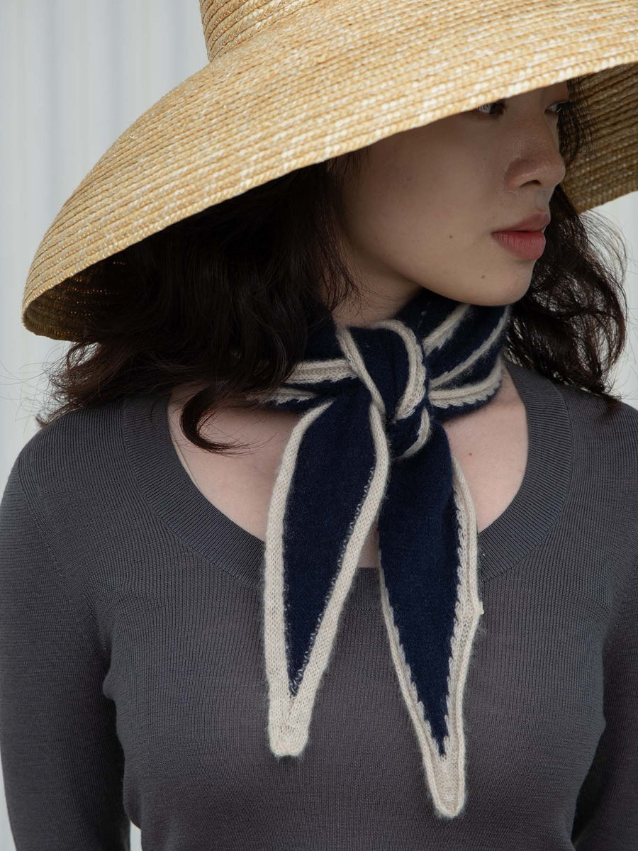 OATS & RICE AUSTEN SPINDLE SHAPED KNITTED CASHMERE SCARF IN NAVY