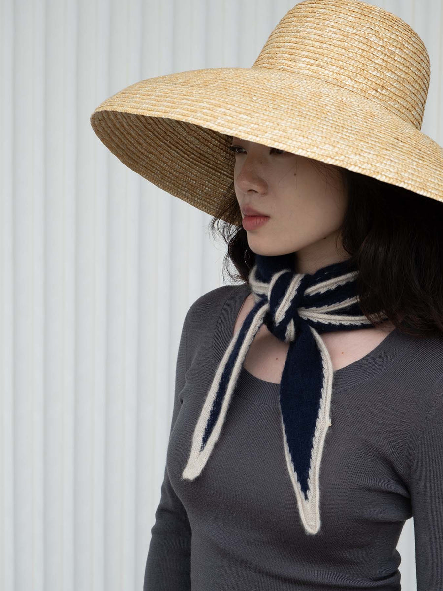 OATS & RICE AUSTEN SPINDLE SHAPED KNITTED CASHMERE SCARF IN NAVY