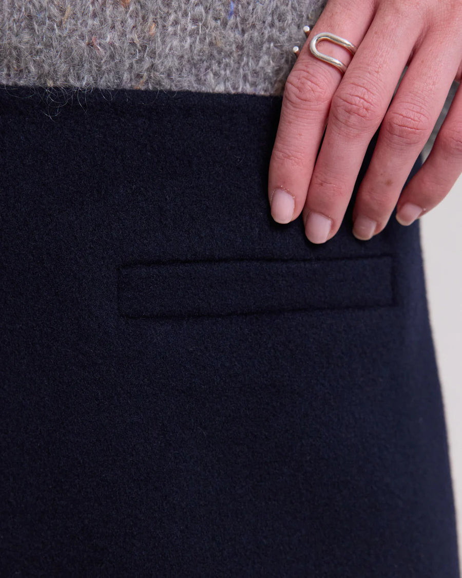 HARTFORD JOBA DOUBLE FACE COTTON SKIRT IN NAVY BLUE