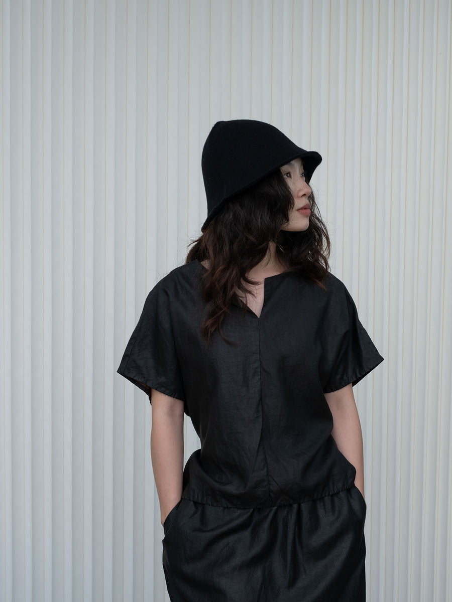 OATS & RICE BLACK CASHMERE BUCKET HAT