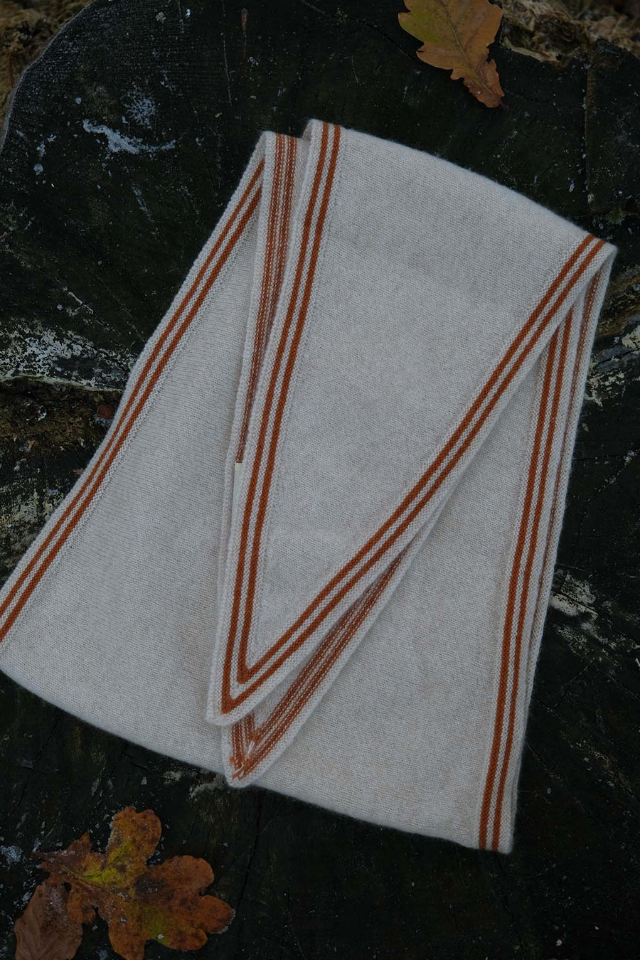 OATS & RICE BRONTE SPINDLE SHAPED KNITTED CASHMERE SCARF IN CREAM