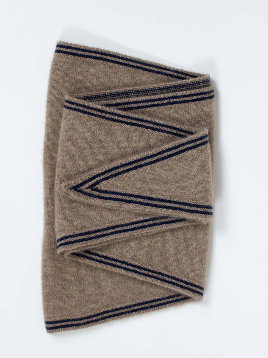 OATS & RICE BRONTE SPINDLE SHAPED KNITTED CASHMERE SCARF IN TAN