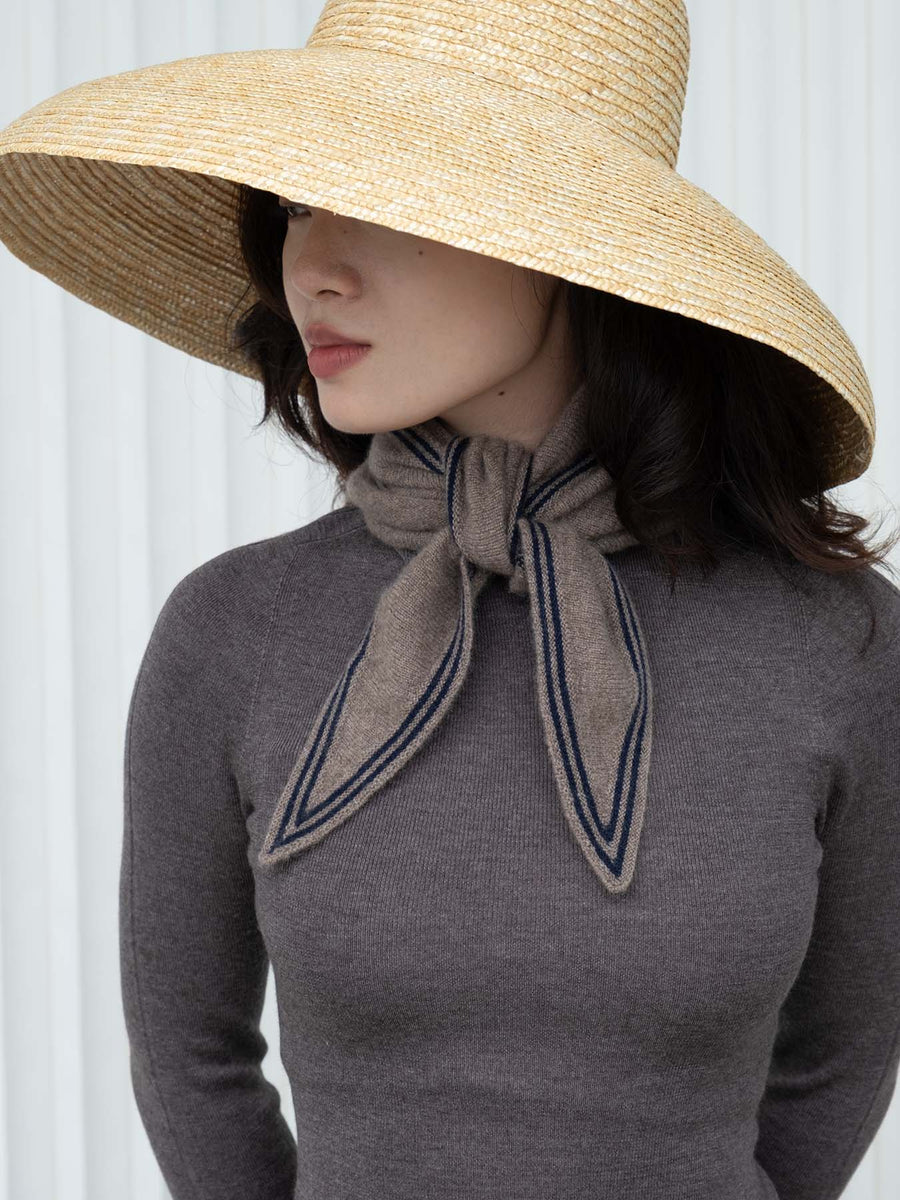 OATS & RICE BRONTE SPINDLE SHAPED KNITTED CASHMERE SCARF IN TAN