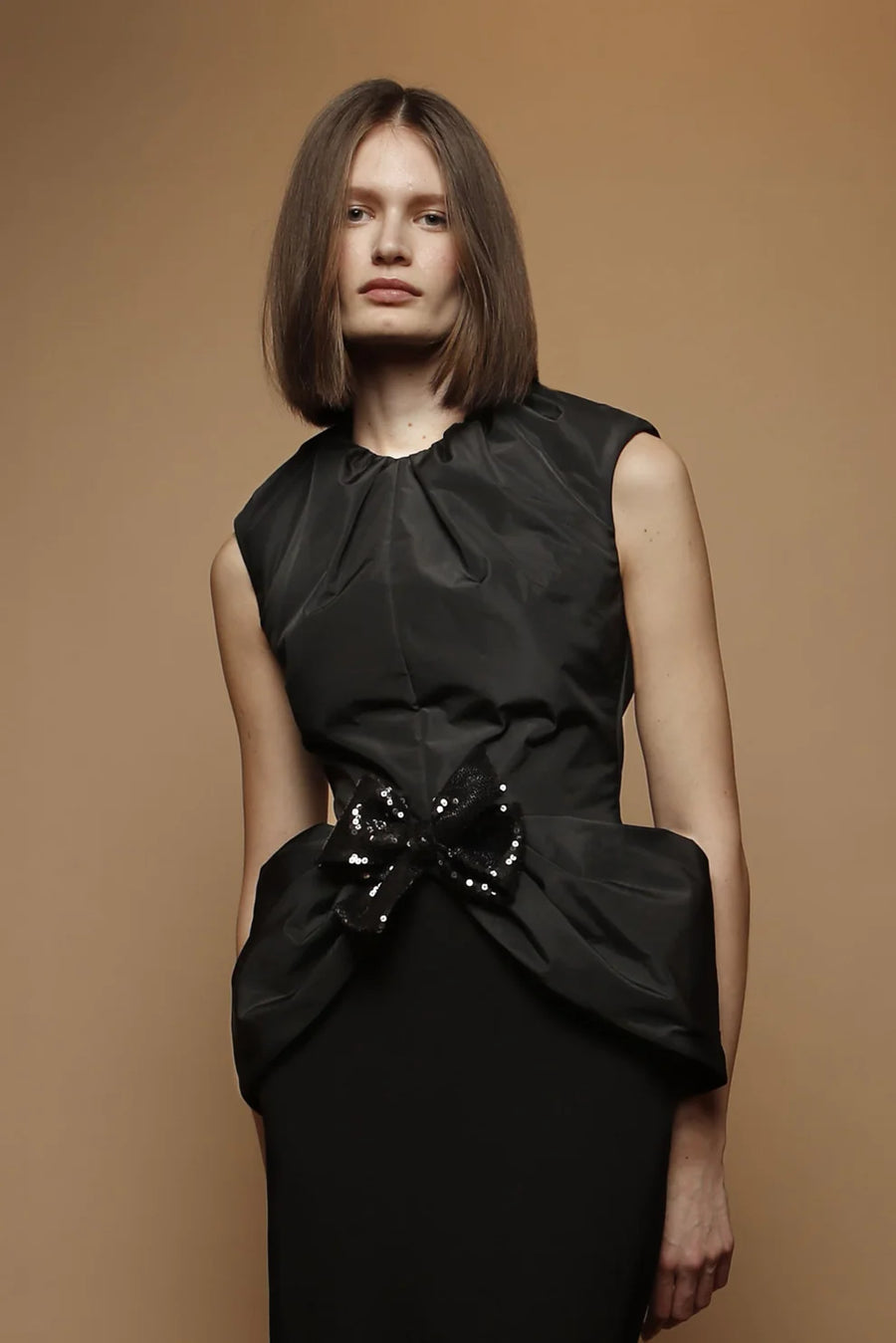 THE 2ND SKIN TAFETTA SLEEVELESS PADDED TOP