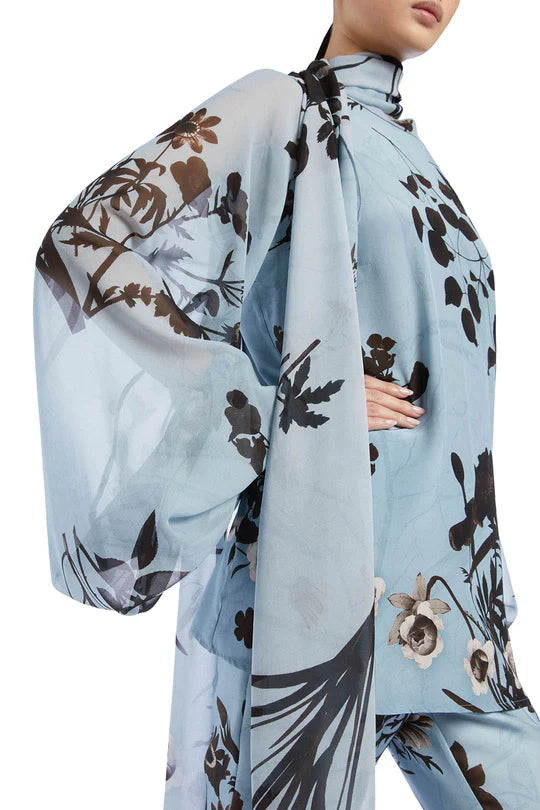 FOR RESTLESS SLEEPERS POLIMNIA BLOUSE IN BLUE WITH FLORAL BOUQUETS