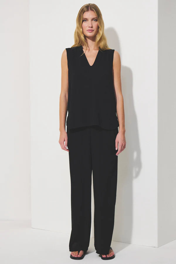 TRANSIT TSHIRT WITH MANDARIN COLLAR AND VNECK IN BLACK
