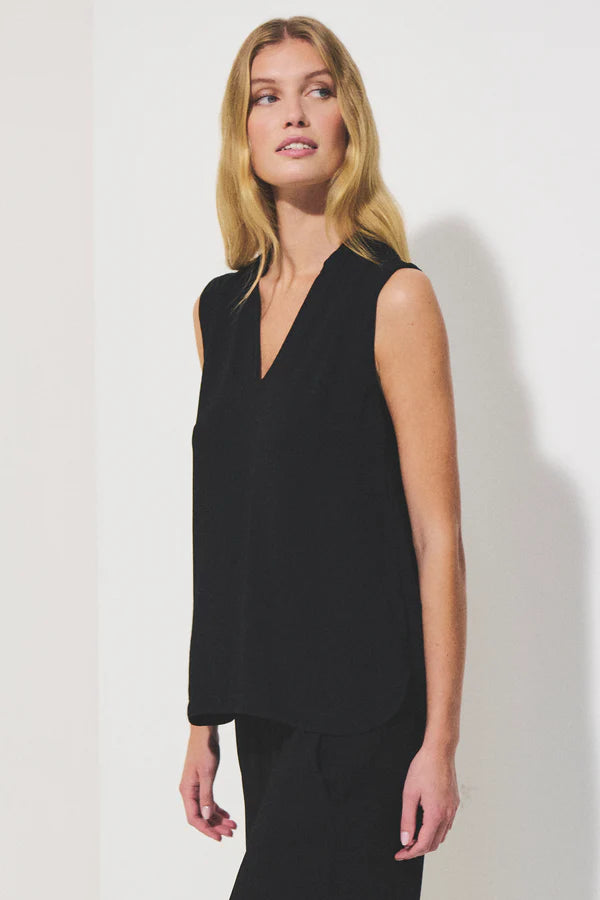 TRANSIT TSHIRT WITH MANDARIN COLLAR AND VNECK IN BLACK