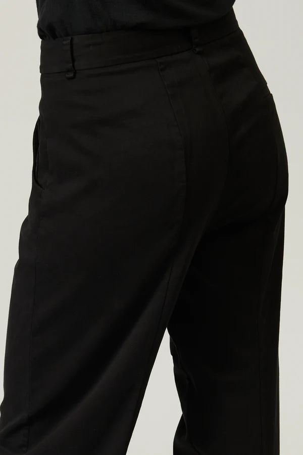 TRANSIT COMFORT FIT PANTS IN BLACK