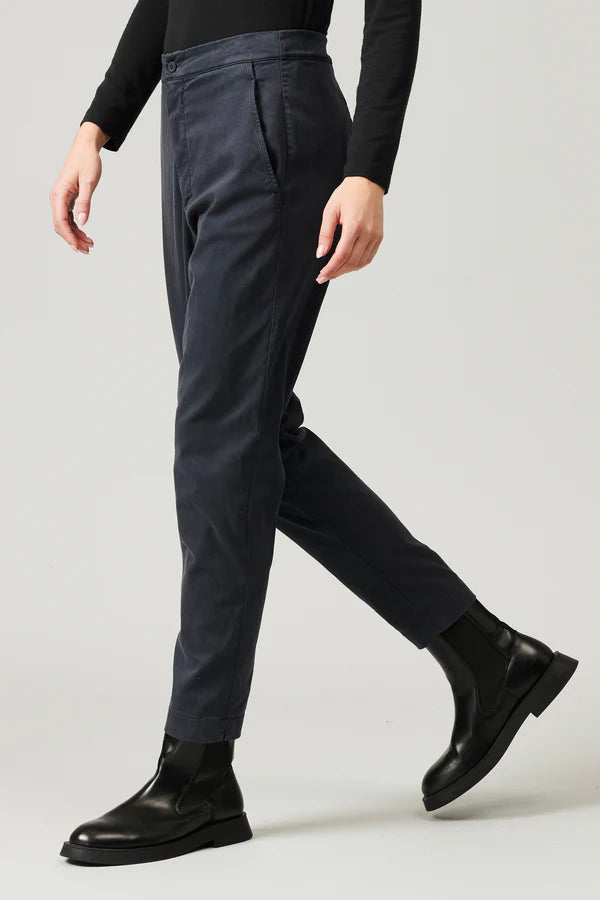 TRANSIT SLIM FIT PANT IN STRETCH COTTON IN NAVY