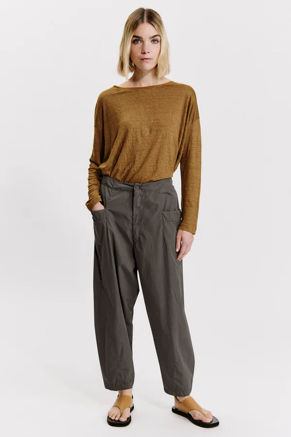 TRANSIT ERGONOMIC CUT COTTON POPLIN TROUSERS IN MUD