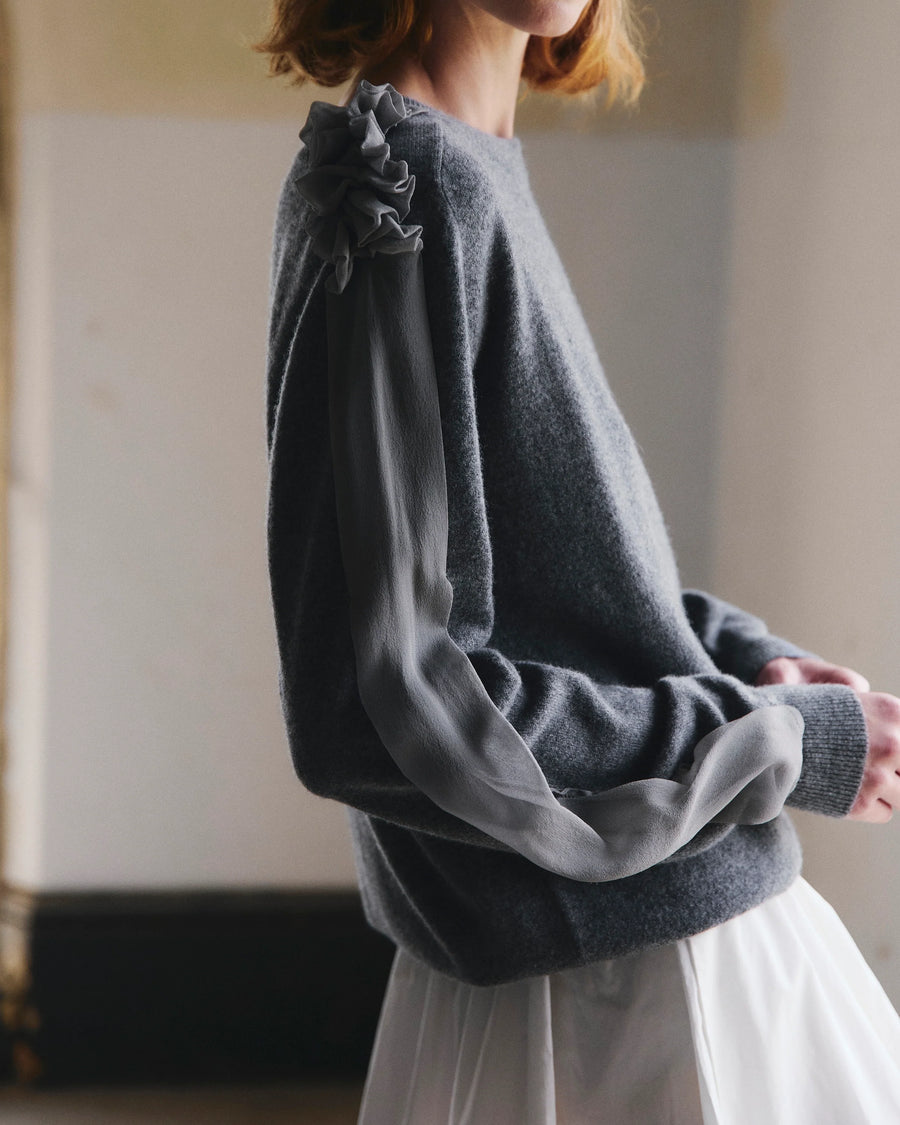 SPHERE ONE CAPILLARY IN SMOG WITH CHIFFON RIBBON