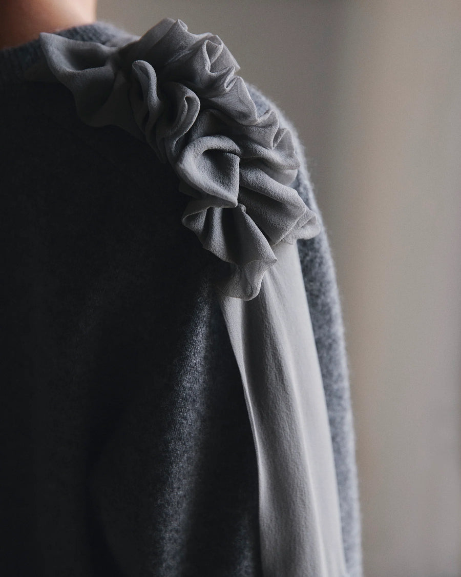 SPHERE ONE CAPILLARY IN SMOG WITH CHIFFON RIBBON